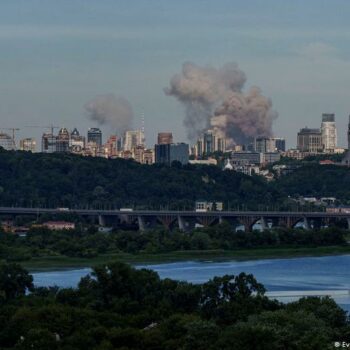 Ukraine updates: Deadly missile strike hits Kyiv