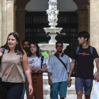 Un fallo en el sistema informático altera la prelación de los alumnos en lista de espera para acceder a las universidades de Andalucía