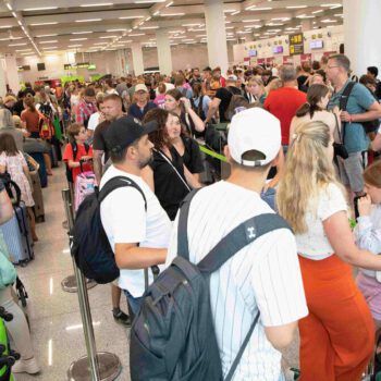 Vols annulés à cause de la panne mondiale : quels sont les droits des voyageurs concernés ?