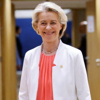 Von der Leyen hace guiños a derecha e izquierda para atar su reelección