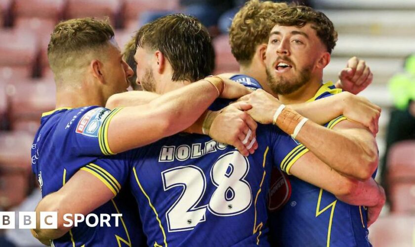 Warrington celebrated seven tries at the DW Stadium