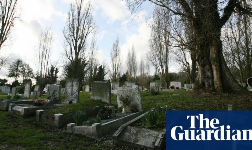 ‘Celebrations of life’ increasingly replacing traditional funerals in UK, study shows