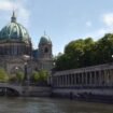 Die Kolonnaden auf der Berliner Museumsinsel bekommen im Sommer eine Bar. (Symbolbild) Foto: Sven Braun/dpa