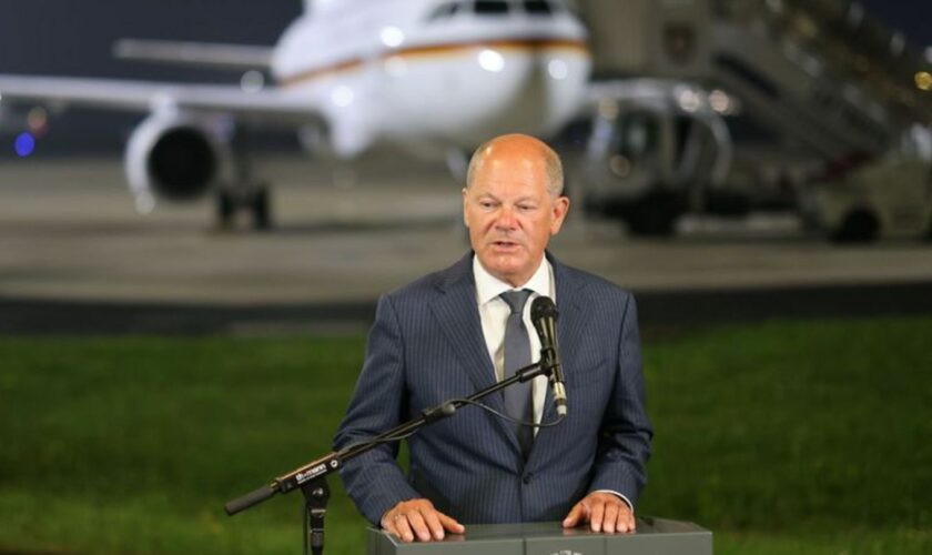 Bundeskanzler Scholz spricht mit Blick auf den groß angelegten Gefangenenaustausch zwischen Russland, Belarus und dem Westen, be