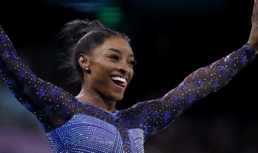 Gymnastique aux JO de Paris 2024 : au terme d’un coude-à-coude stressant, Simone Biles sacrée au concours général