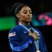 “Transcendante”, la reine Simone Biles éblouit la presse américaine