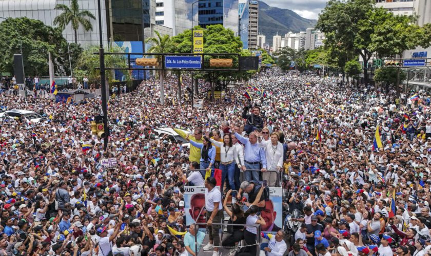 Présidentielle au Venezuela : la cheffe de l’opposition appelle à manifester samedi pour contester la réélection de Maduro