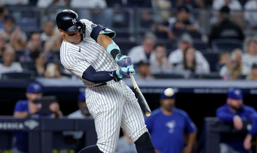 Aaron Judge becomes first player to hit 40 home runs this season with 477-foot blast