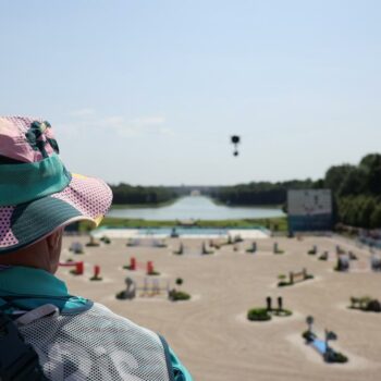 Olympia-Volunteers verkaufen ihre Uniformen schon im Netz