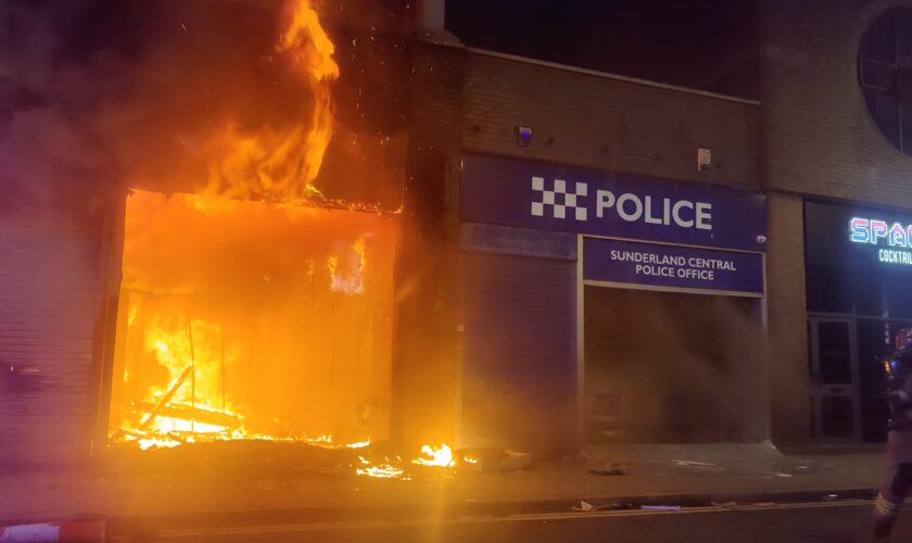 Sunderland riot latest: Far-right torches police station as counter protests planned and more violence feared