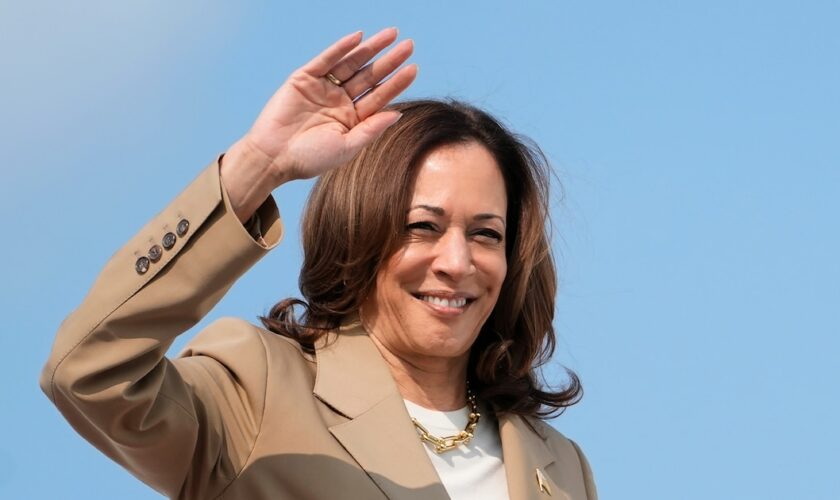 Présidentielle américaine : Kamala Harris assurée d’être la candidate démocrate