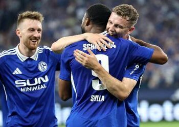 2. Fußball-Bundesliga: Schalke 04 gewinnt, Klose verliert kit dem 1. FC Nürnberg