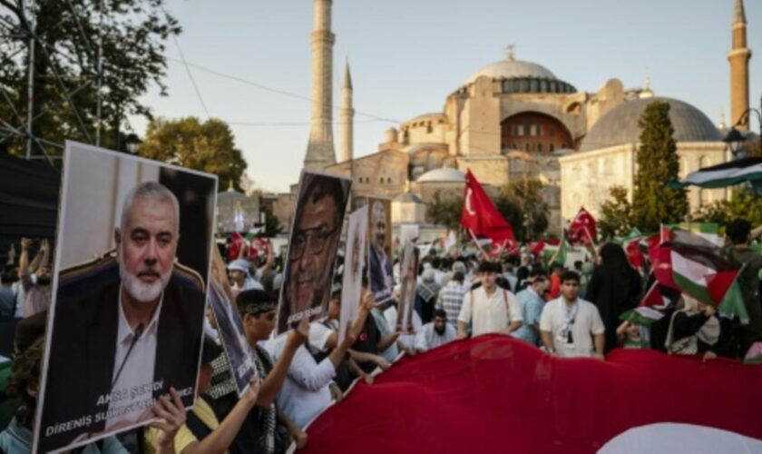 Demonstranten vor der Hagia Sophia