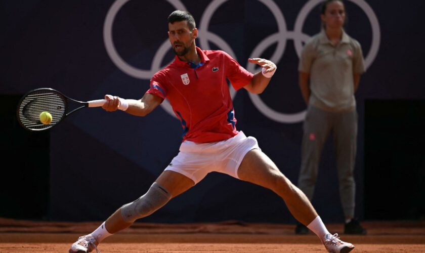 Novak Djokovic champion olympique de tennis en battant Carlos Alcaraz en finale des JO de Paris