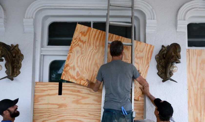 La tempête Debby se renforce en ouragan à l’approche de la Floride