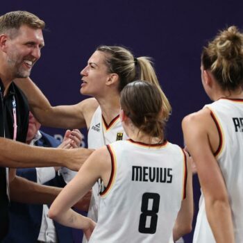 „Ein historischer Erfolg und unglaubliche Leistung“, adelt Nowitzki die Olympiasiegerinnen