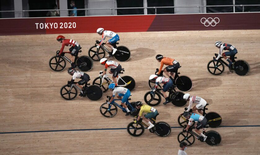 Pourquoi la piste est surelevée en cyclisme sur piste ?