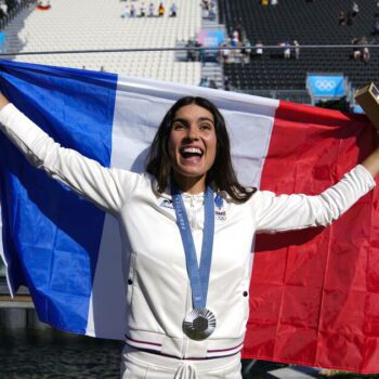 Kayak-cross aux JO de Paris 2024 : la Française Angèle Hug remporte l’argent dans un sport où «tout le monde peut gagner, tout peut arriver»