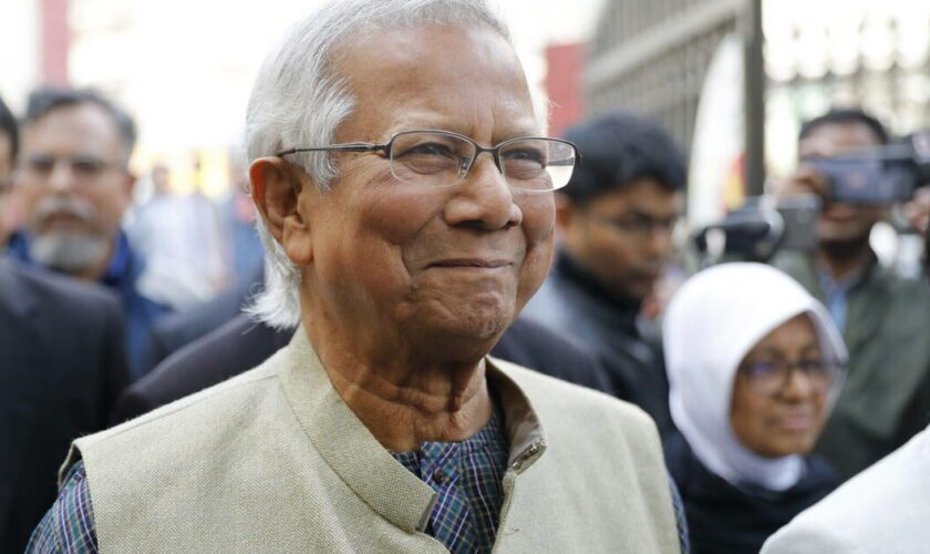 Au Bangladesh, les manifestants souhaitent voir le prix Nobel Muhammad Yunus à la tête du gouvernement intérimaire