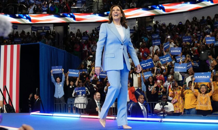 Kamala Harris officially secures Democratic nomination and more top headlines