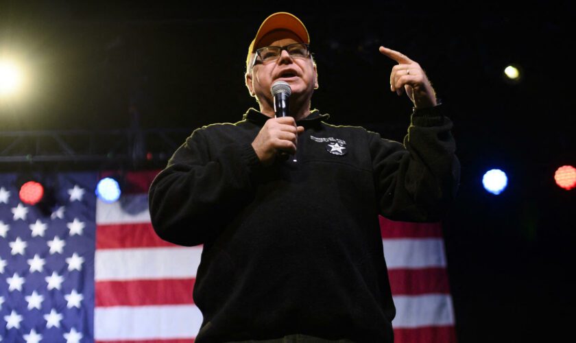 États-Unis : les réactions du camp Trump face à Tim Walz, choisi par Kamala Harris comme colistier, trahissent leur crainte