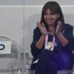 Anne Hidalgo partage sa fierté devant le succès des JO de Paris 2024 et dénonce les attaques d’extrême droite