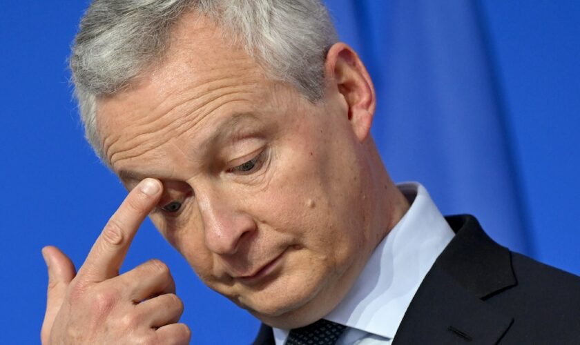 Le ministre de l'Economie et des Finances Bruno Le Maire lors d'une conférence de presse à Meudon, dans la région parisienne, le 8 avril 2024