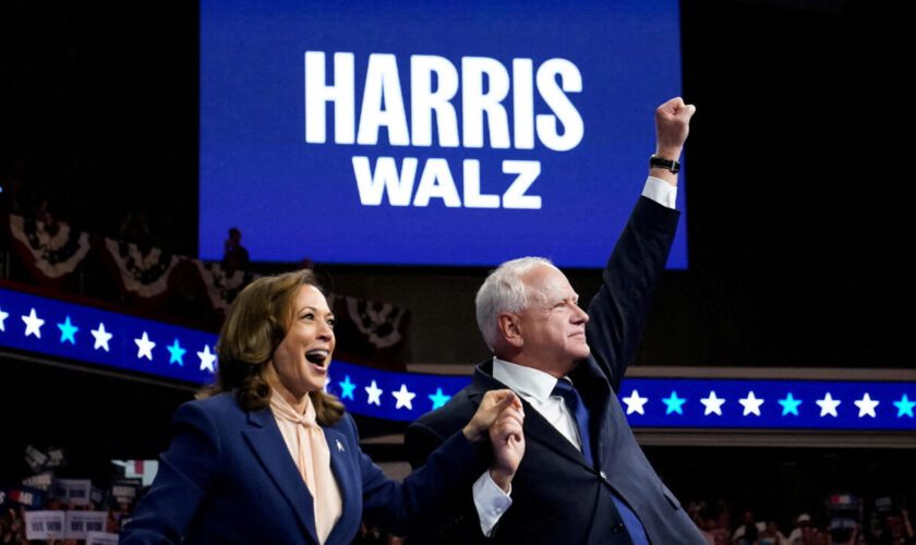 Présidentielle américaine : Kamala Harris et Tim Walz entament leur tournée des États clés