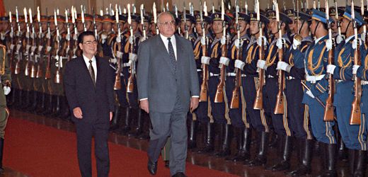 China: Wie das Land in Menschenrechtsfragen Kanzler Helmut Kohl auflaufen ließ