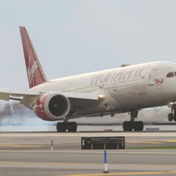 Virgin Atlantic Boeing 787 arrives to complete the first 100% Sustainable Aviation Fuel transatlantic flight from London's Heathrow airport to John F. Kennedy International Airport, in New York City, U.S., November 28, 2023. REUTERS/Brendan McDermid