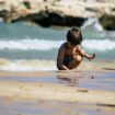 Cette activité de beaucoup d'enfants sur la plage est plus dangereuse qu'on ne le pense