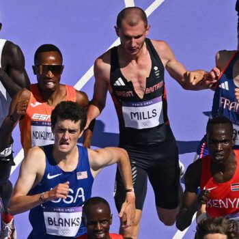 JO de Paris : Hugo Hay et George Mills ont bien failli en venir aux mains après une chute lors du 5000 mètres