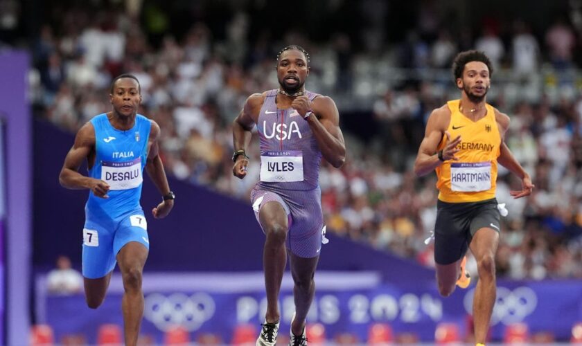 Noah Lyles keeps sprint double bid on course by booking 200 metres final spot