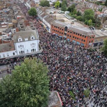 10,000 Walthamstow heroes line streets for protest with heartwarming anti-far-right message