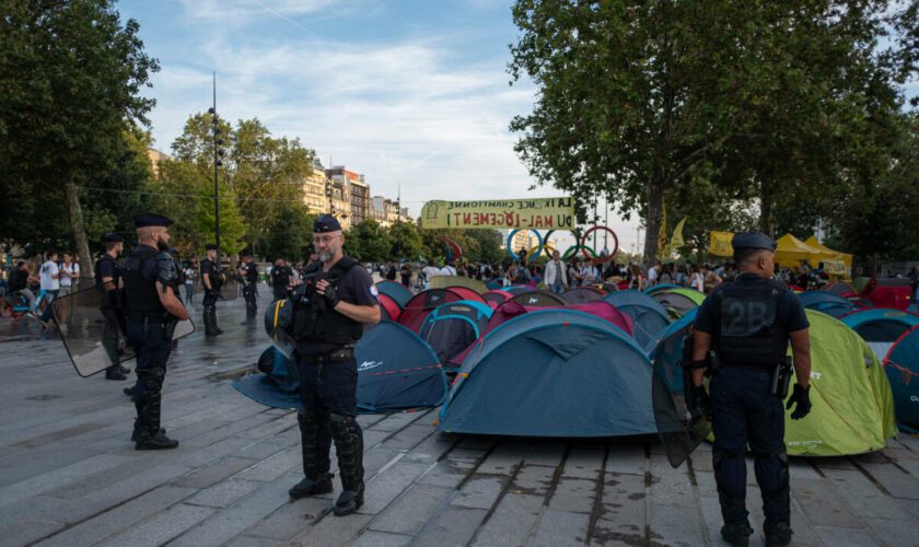 Pas de trêve olympique pour les sans-abri de la Bastille à Paris