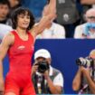 Olympia-News heute: Indische Ringerin Vinesh Phogat tritt nach Olympia-Drama zurück