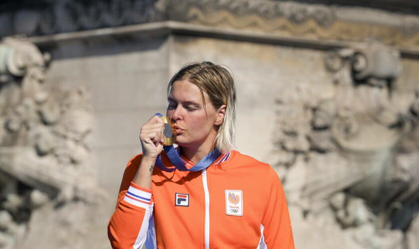 JO de Paris 2024 : «la patronne» Sharon Van Rouwendaal remporte le 10 km en eau libre