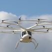 Le Volocopter 2X en vol lors d'une démonstration à Séoul, le 11 novembre 2021.