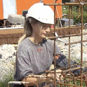 Gegen Nachwuchsmangel: Maurermeisterin zeigt ihren Alltag auf der Baustelle