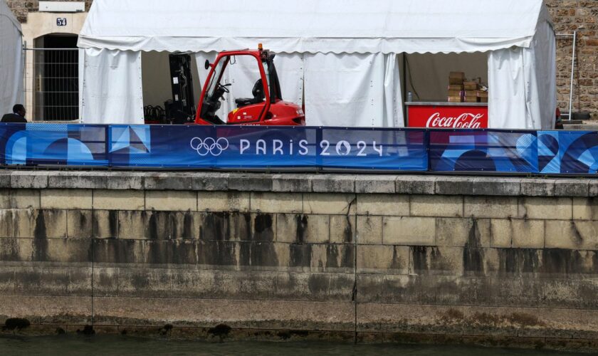 Die Seine. Wer für einen Wettkampf in die Seine muss, schwört nicht selten auf Coca Cola