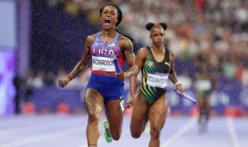 Sha'Carri Richardson anchors Team USA, winning gold in women’s 4x100-meter final