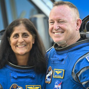 Qui sont Butch Wilmore et Suni Williams, les deux astronautes naufragés sur l’ISS pour peut-être des mois