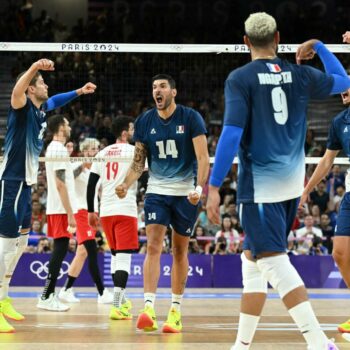 JO de Paris 2024 : L’équipe de France de volley conserve son titre olympique, 15e médaille d’or française