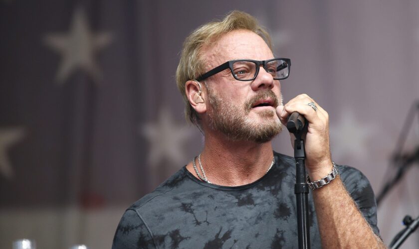 Country star Phil Vassar 'died twice' after heart attack and stroke: ‘I dropped dead’