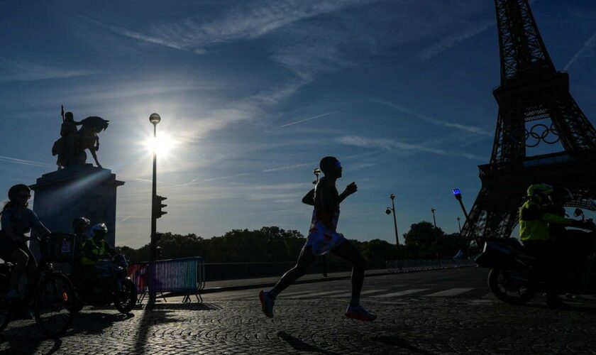 EN DIRECT - JO de Paris 2024 : après le marathon masculin et le marathon pour tous, place aux femmes entre Paris et Versailles