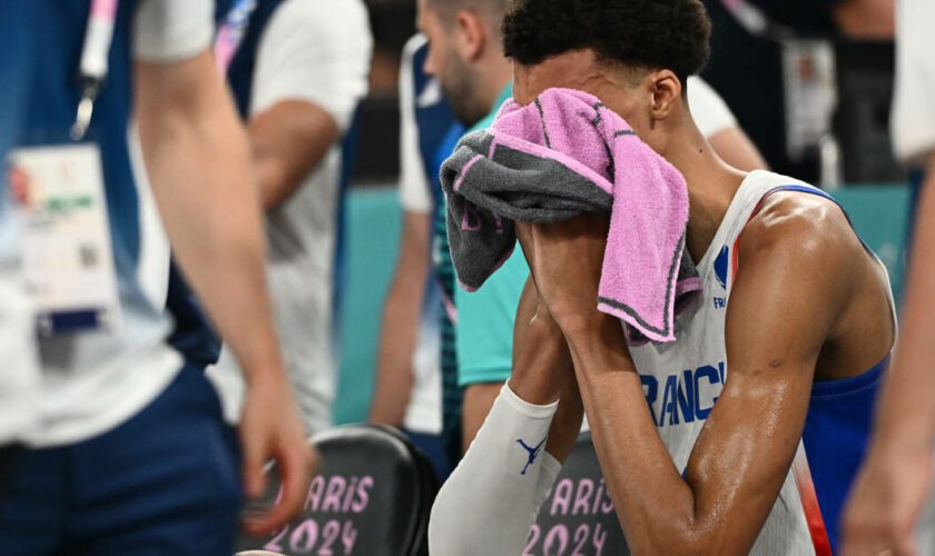 JO de Paris 2024 : les larmes de Wembanyama après la défaite des Bleus à la finale de basket