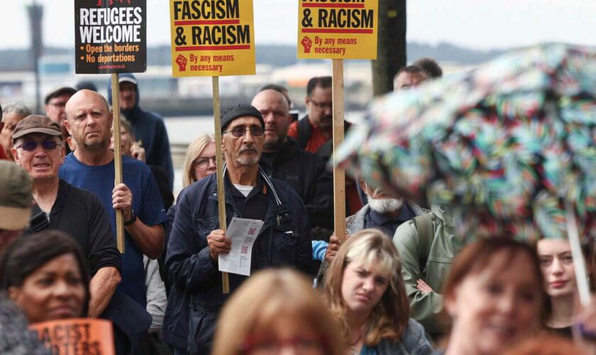 Manifestations antiracistes au Royaume-Uni :  «Nous avons voulu montrer que nous sommes plus nombreux qu’eux»