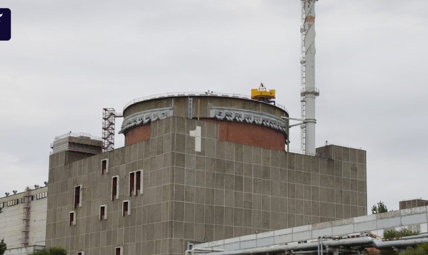 Ukraine-Liveblog: Feuer am Kühlturm des Atomkraftwerks Saporischschja