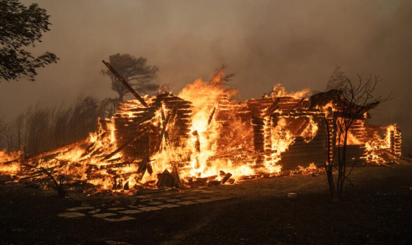 Les incendies de forêt se multiplient en Grèce