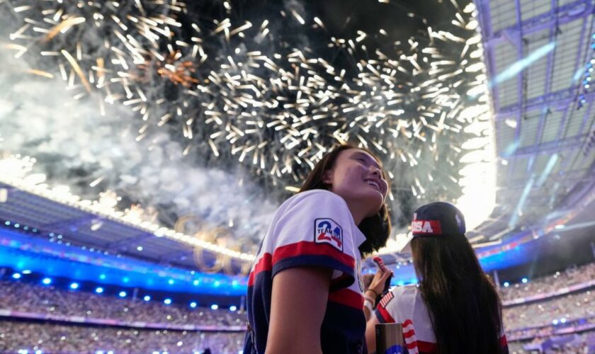 Als die Anspannung abfällt, wird das Ende der Olympischen Spiele zum Fest der Emotionen